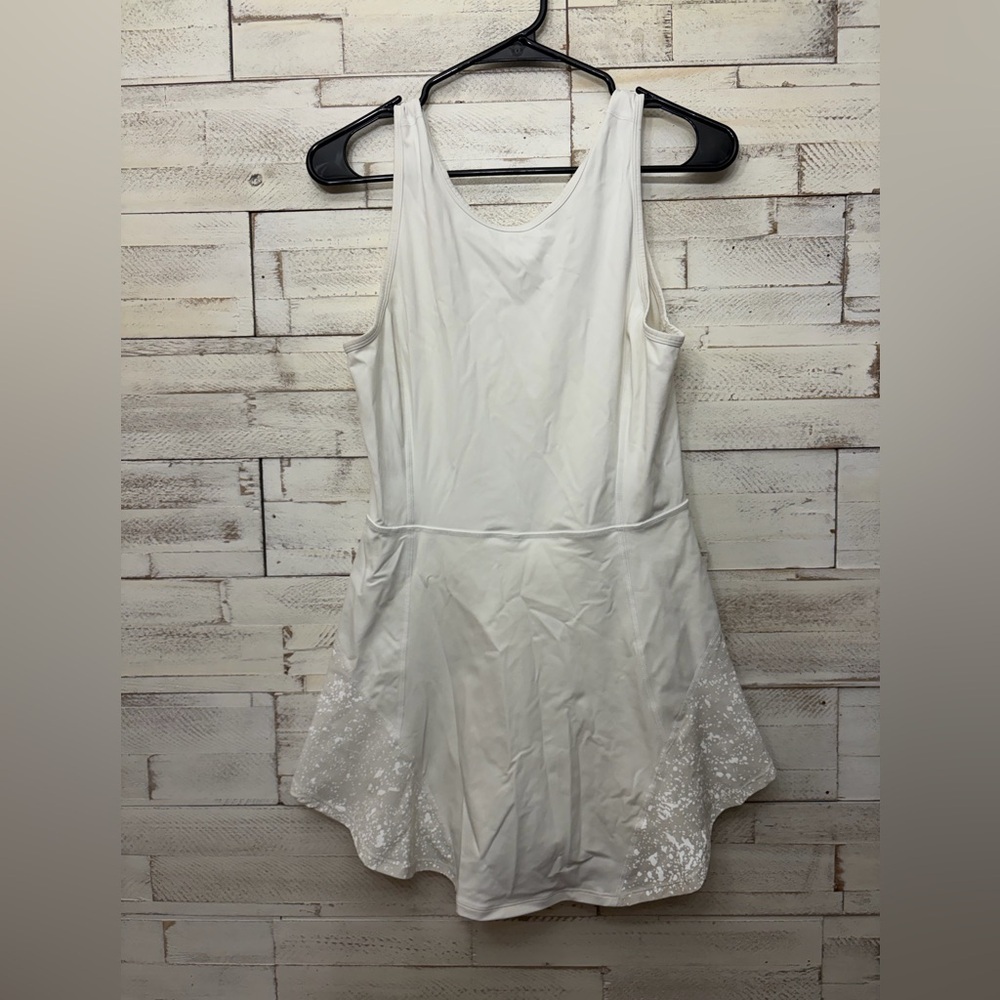 Lululemon Dress‎ Serene Stride Tennis Reflective built in shorts white medium